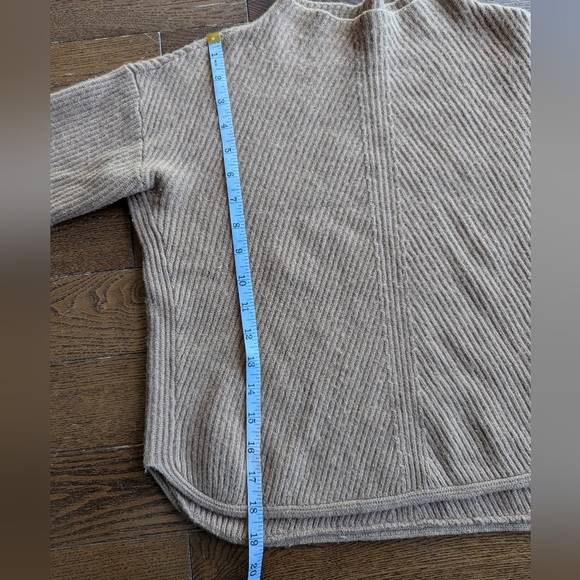 Aritzia Babaton Chalmers Camal Tan Mock Neck drop shoulder wool linen Sweater S - Picture 9 of 9